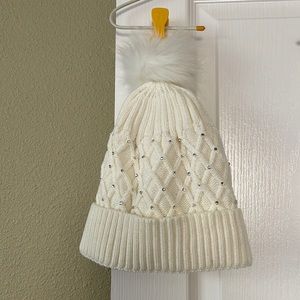 Women’s Beenie Hat with Faux Fur Pom Pom.